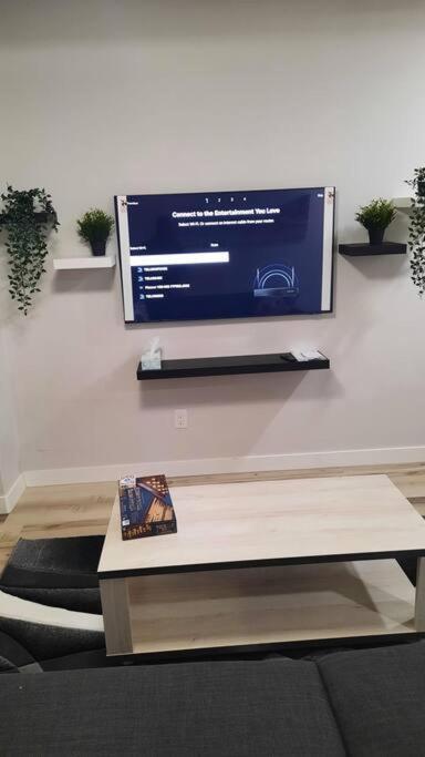Carsonway Basement Suite Edmonton Bagian luar foto