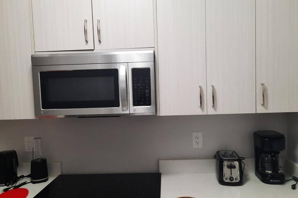Carsonway Basement Suite Edmonton Bagian luar foto